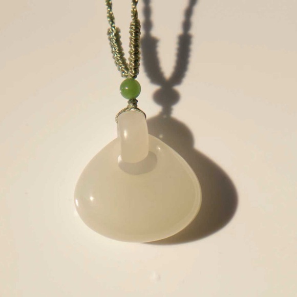 Elegant White Nephrite Jade Pendant Necklace, flawless nephrite jade - Picture 4 of 4
